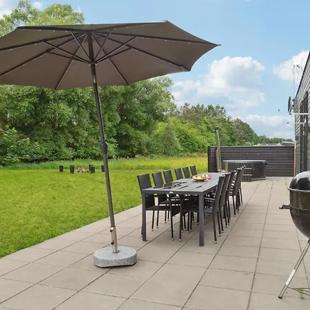 Ferienhaus 5 Bedroom In Glesborg